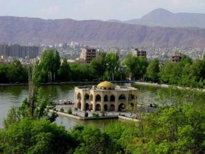 تحلیل تطبیقی نابرابری‌های منطقه‌ای کالبدی آذربایجان