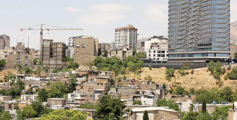 تحلیل نابرابری فضایی سکونتگاه‌های غیر رسمی و رسمی منطقه 2 شهر تهران